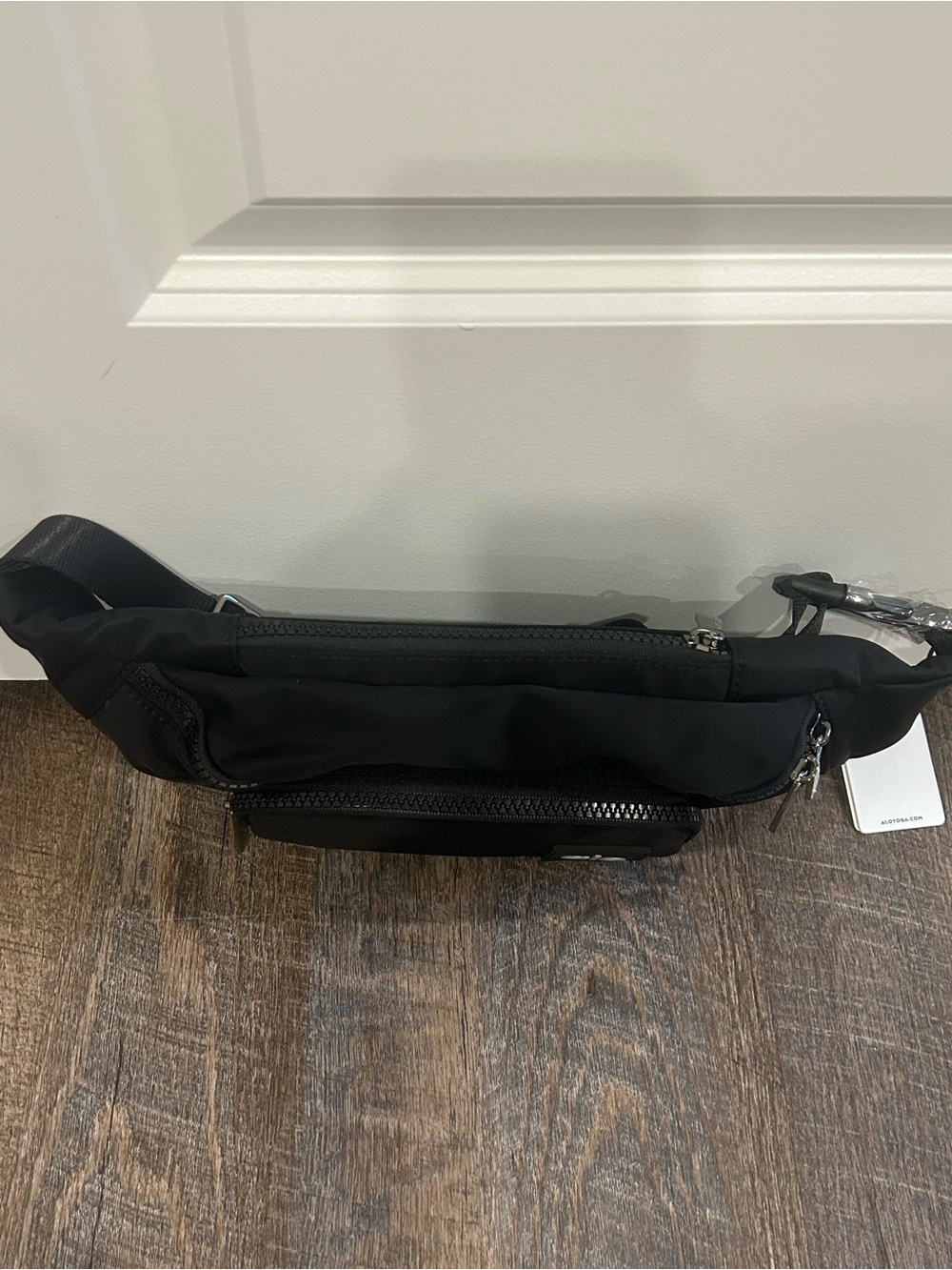Alo Yoga Explorer Belt Bag – Black Fanny Pack, Crossbody Bag - NWT - Picture 4 of 4